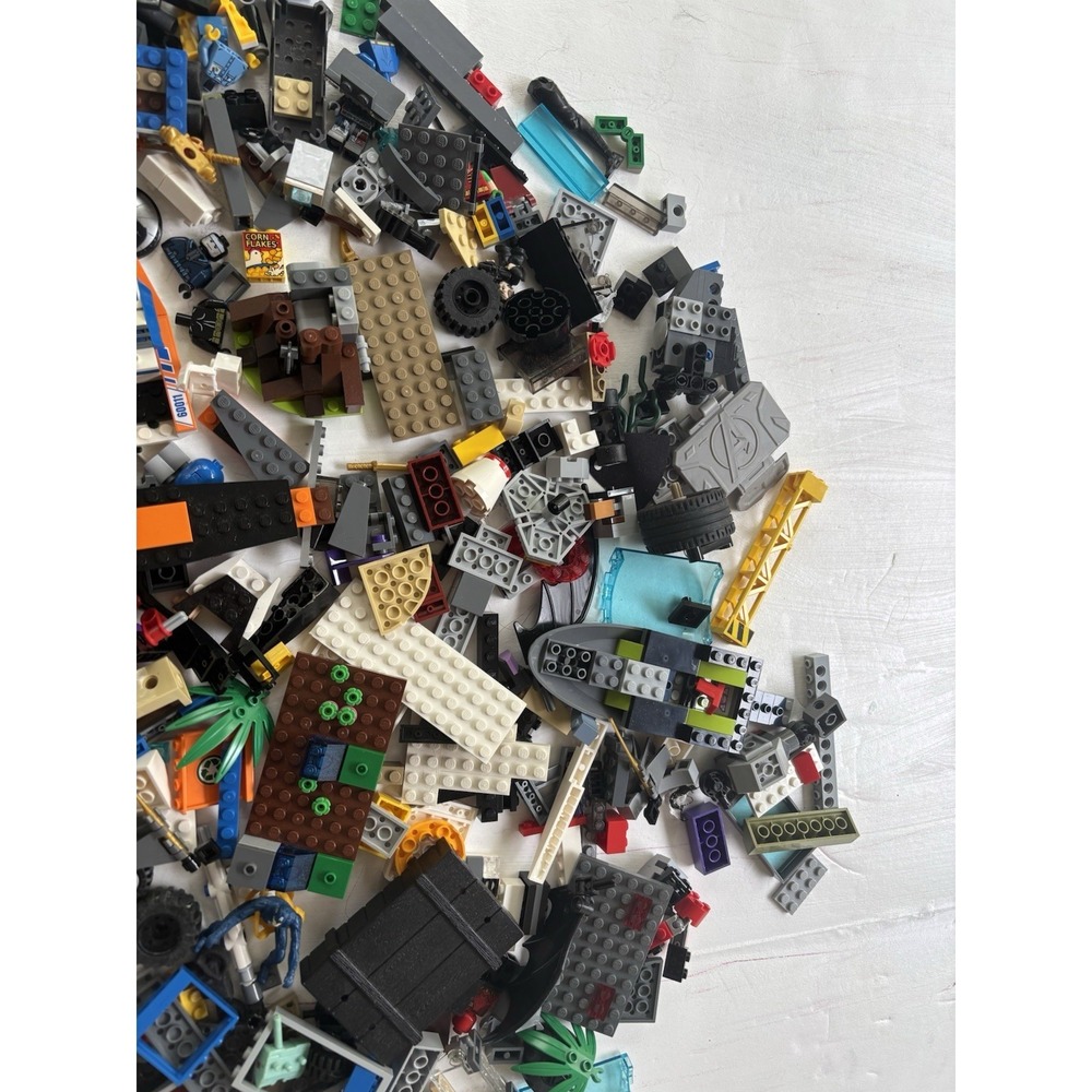 Lego Minifigure Accessories Lot  Random Pieces About 2# Assorted - Picture 6 of 8